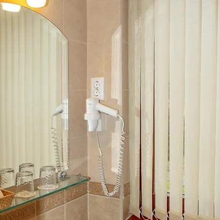 Pannon Hotel Maganparkoloval, With Private Parking Lot, Bejelentkezes 20 Oraig,Check-In Until 20 O'Clock 3* Mohacs