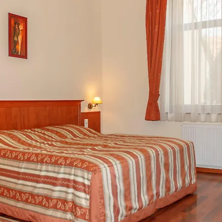 Pannon Hotel Maganparkoloval, With Private Parking Lot, Bejelentkezes 20 Oraig,Check-In Until 20 O'Clock Hotel Mohacs
