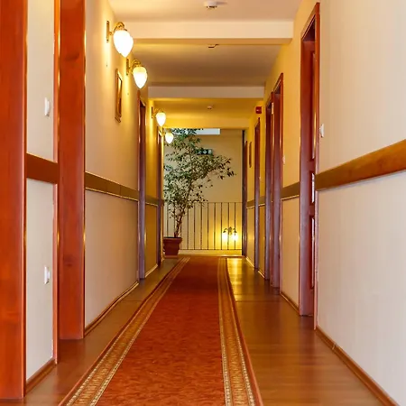Pannon Hotel Maganparkoloval, With Private Parking Lot, Bejelentkezes 20 Oraig,Check-In Until 20 O'Clock Hotel Mohacs