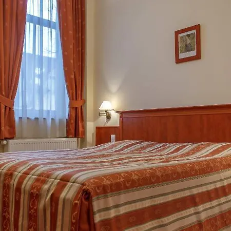 فندق Pannon Bejelentkezes 20 Oraig, Check-in Until 20 O'clock, Einchecken Bis 20 Uhr 3*