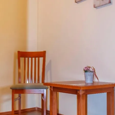 Pannon Hotel Maganparkoloval, With Private Parking Lot, Bejelentkezes 20 Oraig,Check-In Until 20 O'Clock 3*