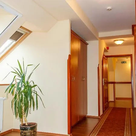 Отель Pannon Bejelentkezes 20 Oraig, Check-in Until 20 O'clock, Einchecken Bis 20 Uhr Мохач