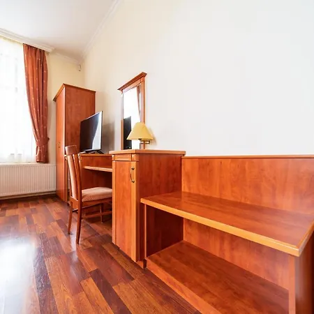 Отель Pannon Bejelentkezes 20 Oraig, Check-in Until 20 O'clock, Einchecken Bis 20 Uhr 3*