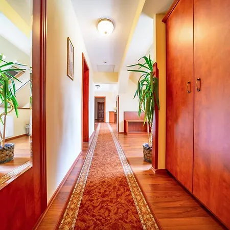 Pannon Hotel Maganparkoloval, With Private Parking Lot, Bejelentkezes 20 Oraig,Check-In Until 20 O'Clock Hotel 3*