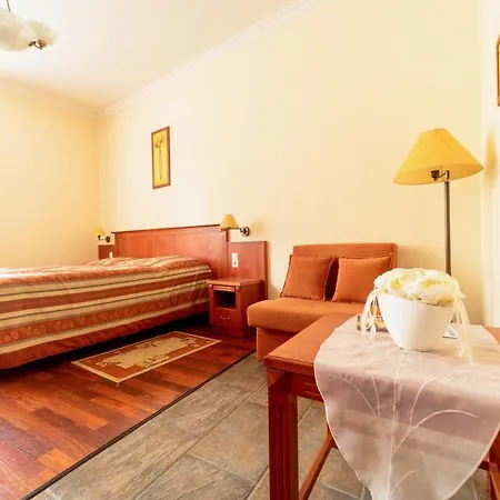 酒店 Pannon Bejelentkezes 20 Oraig, Check-in Until 20 O'clock, Einchecken Bis 20 Uhr