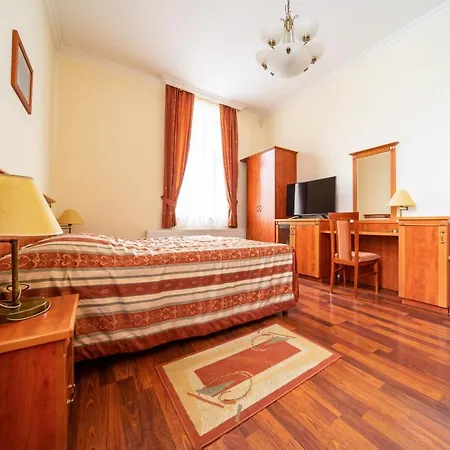 酒店 Pannon Bejelentkezes 20 Oraig, Check-in Until 20 O'clock, Einchecken Bis 20 Uhr