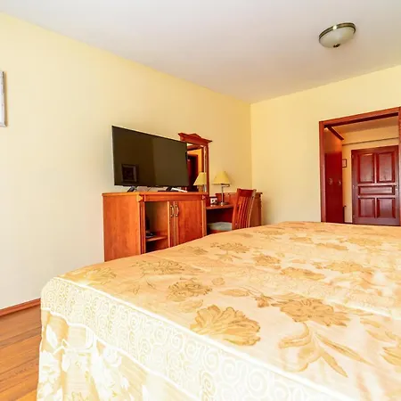 Hotel Pannon Hotel Maganparkoloval, With Private Parking Lot, Bejelentkezes 20 Oraig,Check-In Until 20 O'Clock Mohacs