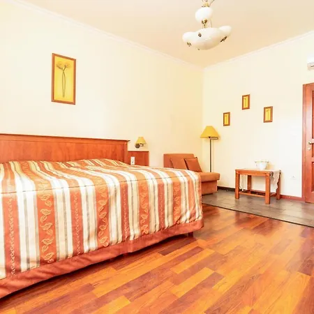 Pannon Hotel Maganparkoloval, With Private Parking Lot, Bejelentkezes 20 Oraig,Check-In Until 20 O'Clock 3*